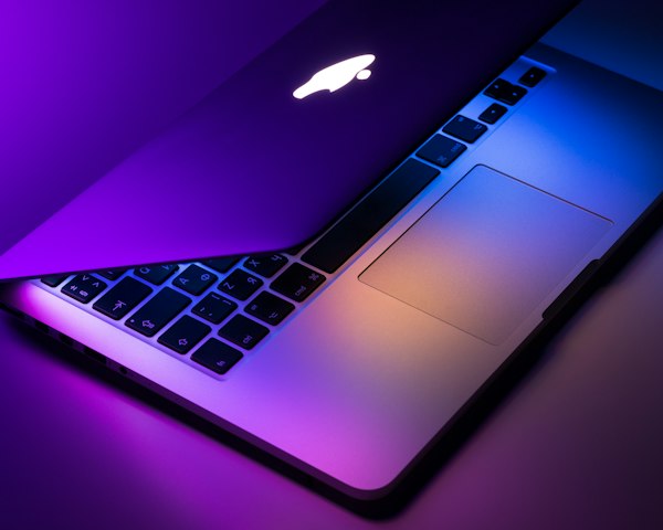 Cầm Laptop, Macbook, PC Gaming